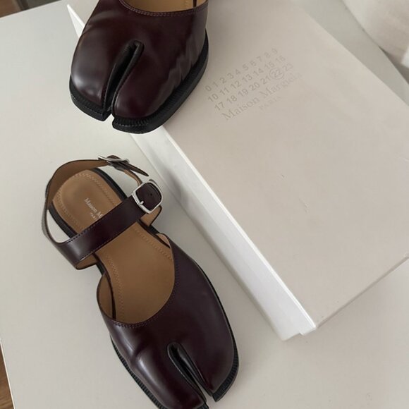 Maison Margiela Tabi Mary Jane Sandals – Burgundy Leather / Iconic Tabi Toe - Picture 3 of 7